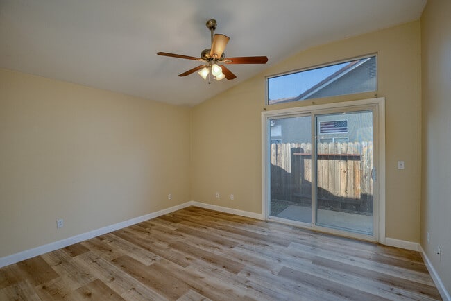 Building Photo - 15279 Medella Cir