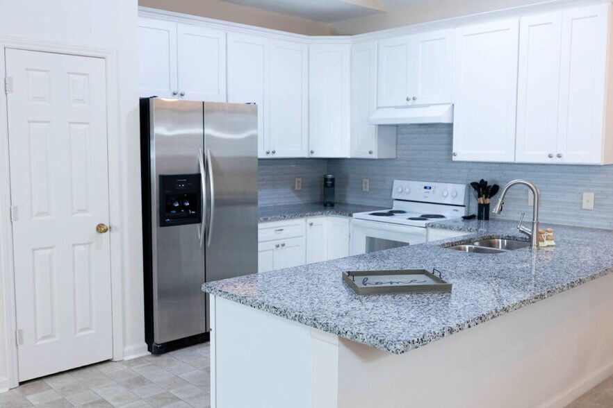 Building Photo - 126 Sterlingdaire Dr
