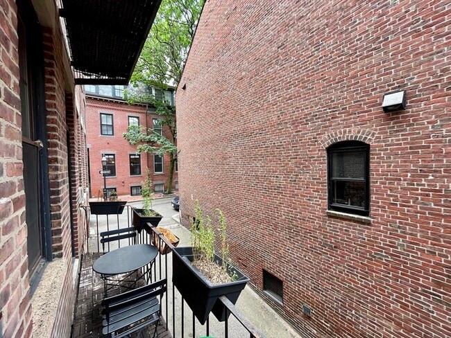 Building Photo - 19 Fayette St