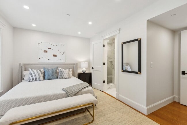 Building Photo - 1641 R St NW