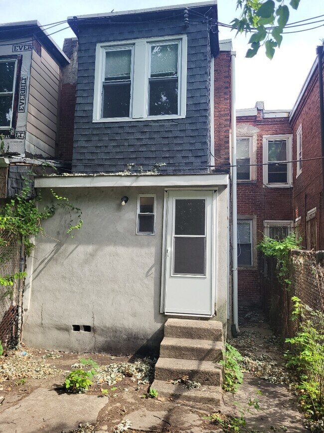 Building Photo - 4942 Westminster