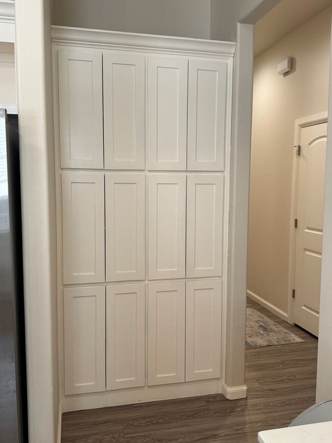 Building Photo - Stunning fully furnished 3 Bed 2.5 bath homes in The Enclave!