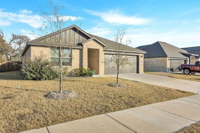 Building Photo - 2213 Pacific Ave