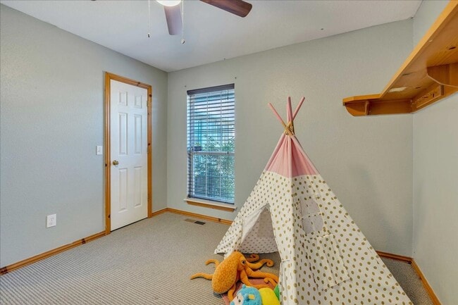 Building Photo - Look at this Bonus Room!!!