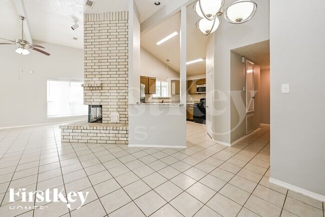 Building Photo - 3009 Walnut Springs Dr