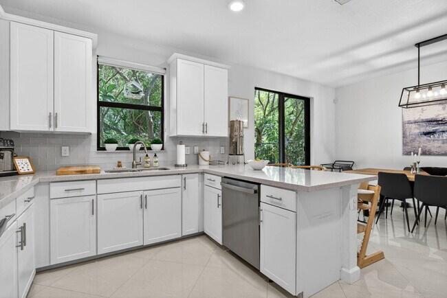 Building Photo - 4012 Devenshire Ct
