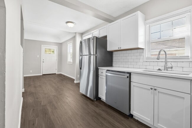 Building Photo - 1312 Pagel Ave