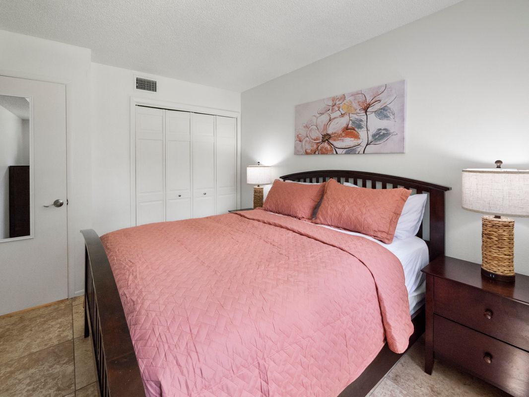 Building Photo - 7400 College Pkwy