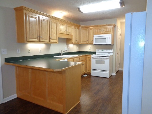 Building Photo - 114 Louise Dr