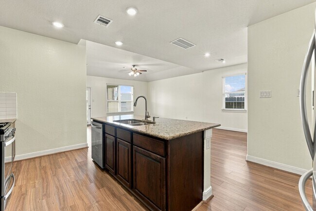 Building Photo - 24250 Prairie Glen Ln