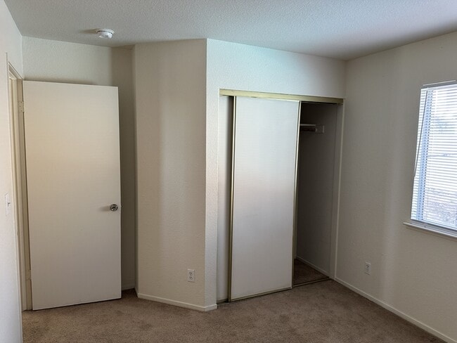 Building Photo - 742 Cherry Hills Ct
