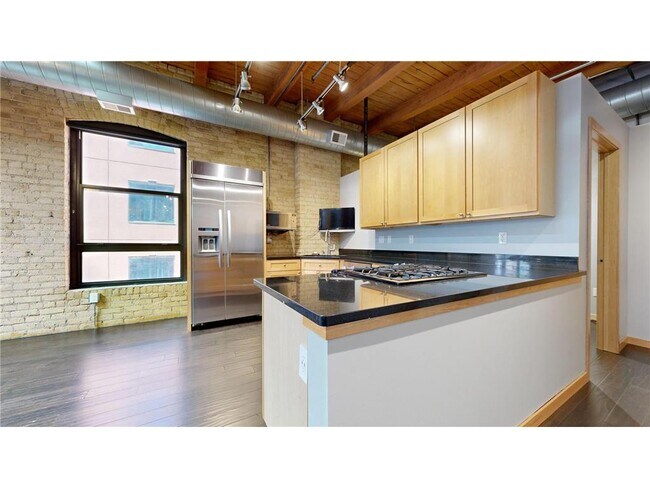Building Photo - 607 Washington Ave S