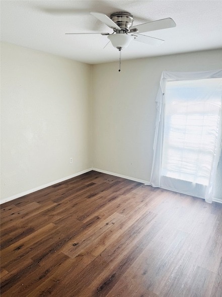 Building Photo - 825 Denmark Dr