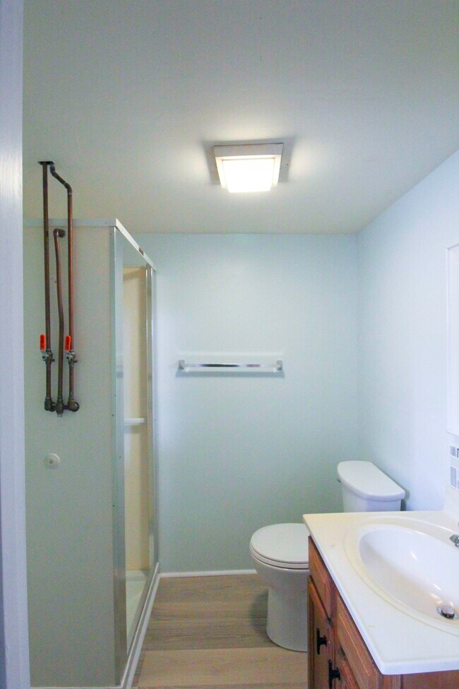 Building Photo - 507 W 4th St