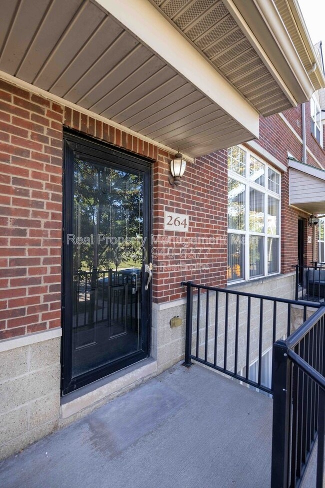 Building Photo - 264 E Palmer St