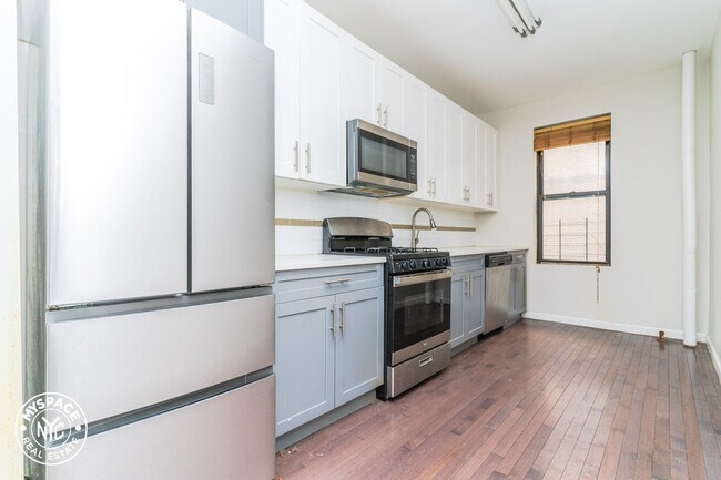 Building Photo - 377 Montgomery St