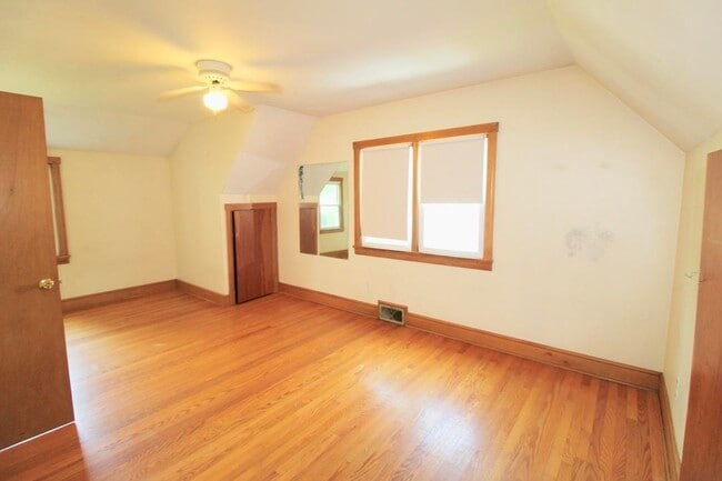 Building Photo - 103 Dinkel Ave