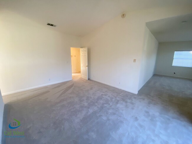 Building Photo - $6995-Amazing 4 Bed/3 Bath Home in Mtn. Vi...