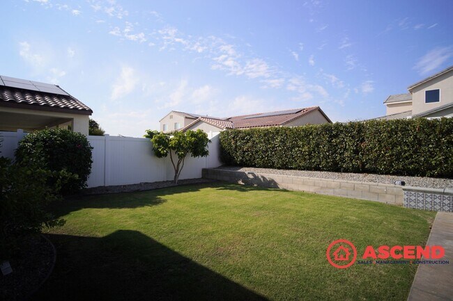 Building Photo - Beautiful 4-Bedroom Located In Highgate Co...