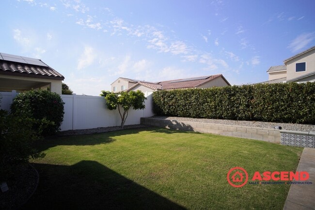 Building Photo - Beautiful 4-Bedroom Located In Highgate Community!