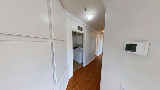 Building Photo - 39656 Columbia Union Dr