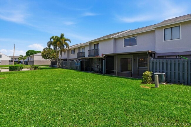 Building Photo - 2305 Seaside Dr