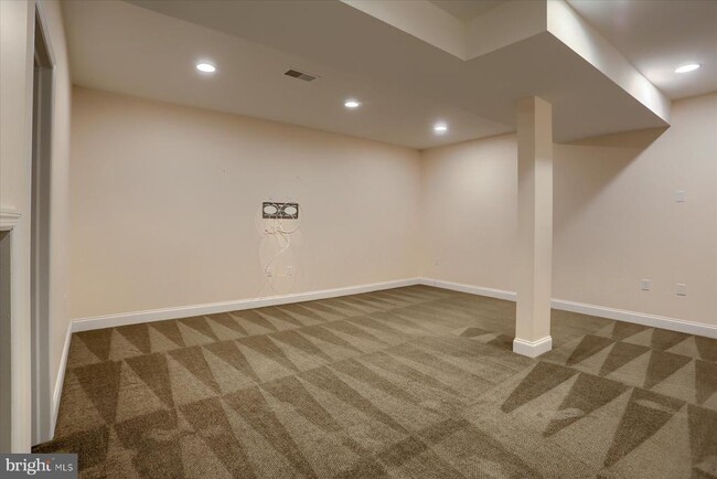 Building Photo - 978 Powder Horn Dr