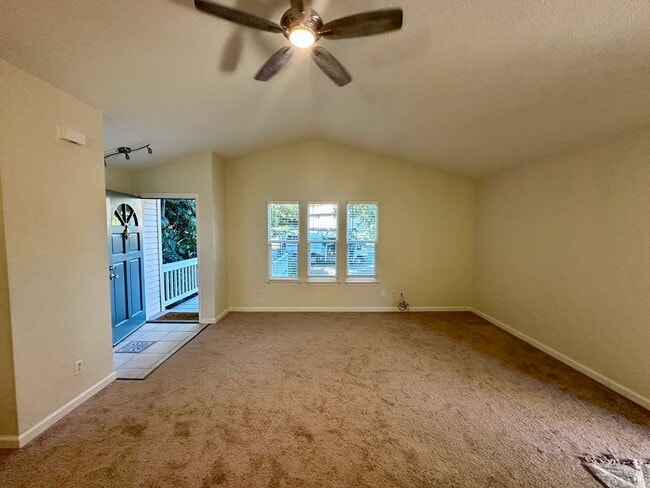 Building Photo - Nice 3 bedroom, 2 bath Home located in his...