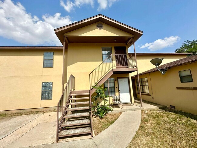 Building Photo - 1304 Rosario St
