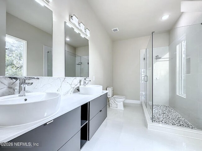 Building Photo - 5395 Heckscher Dr