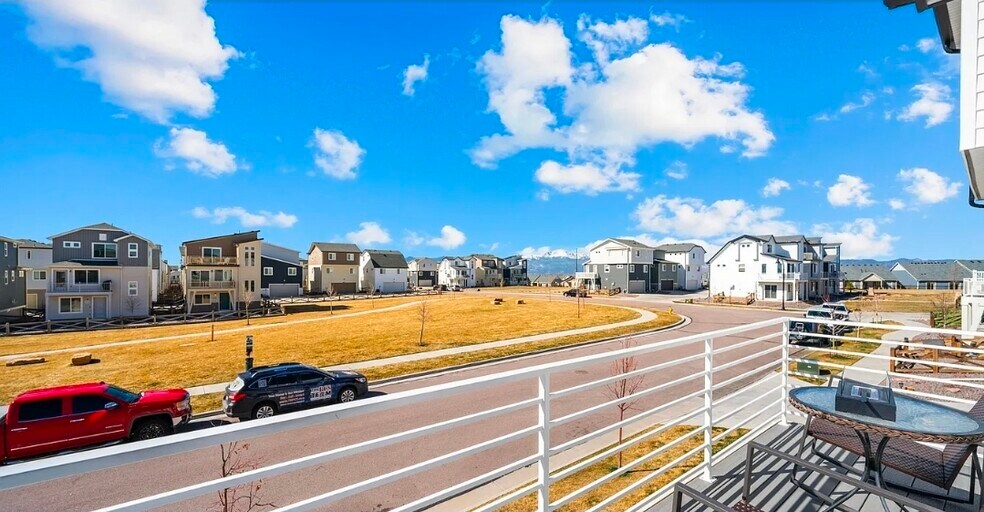 Building Photo - 5872 Thurless Ln