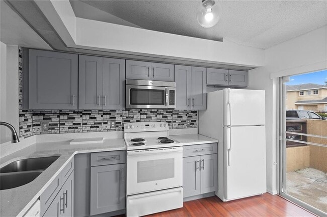 Building Photo - 3125 Sandy Shore Ln