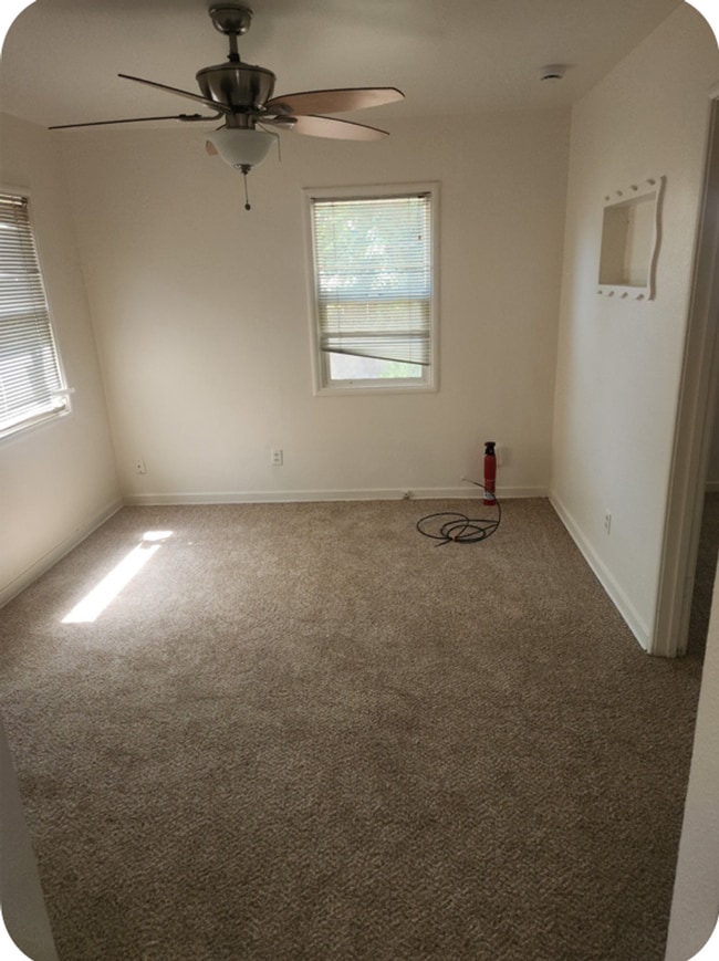 Building Photo - 553 W Whittier Ave