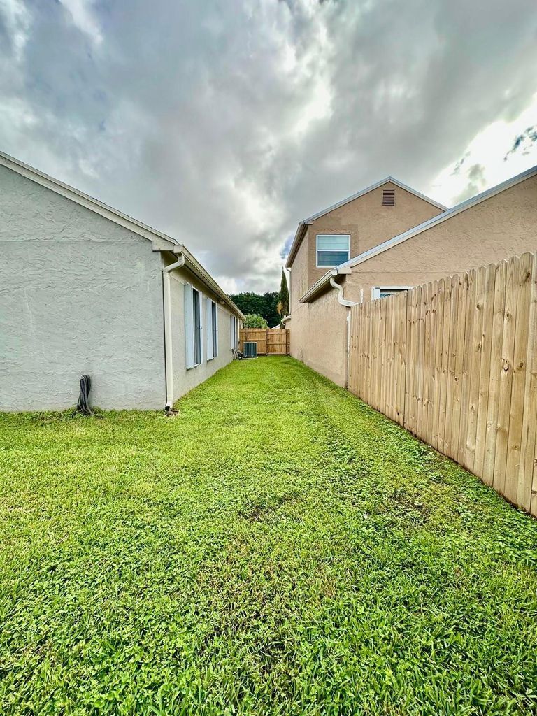 Building Photo - 22449 Middletown Dr