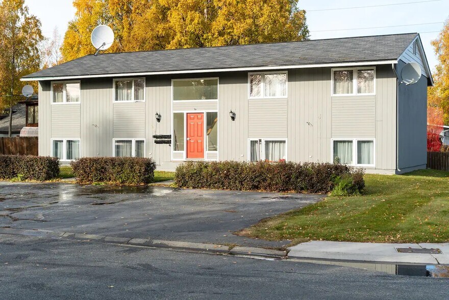 Building Photo - 2808 Jones Ave