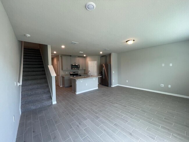 Building Photo - 513 Legacy Lp