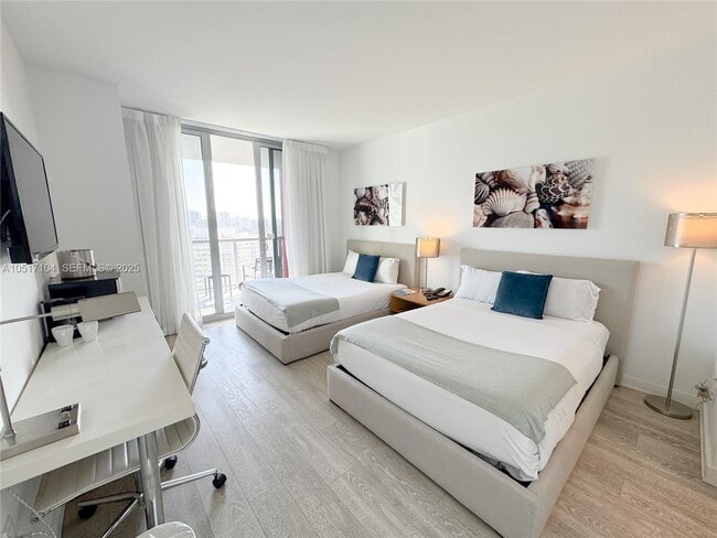 Building Photo - 2602 E Hallandale Beach Blvd