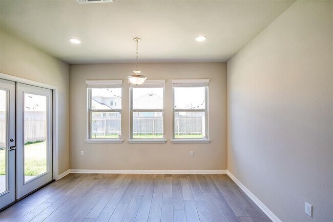 Building Photo - 837 Falkland Trace