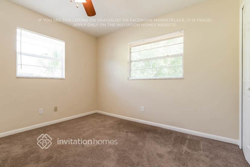 Building Photo - 990 Vincent Dr