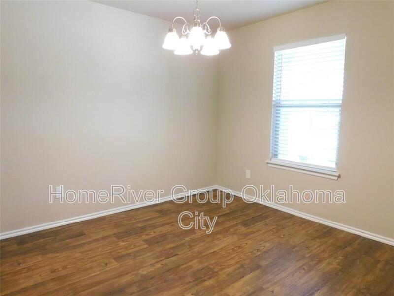 Building Photo - 129 St Charles Way