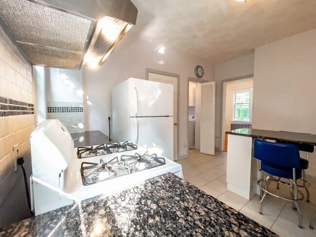 Building Photo - 24 Montvale St