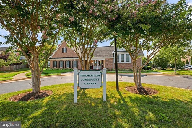 Building Photo - 15041 Clementine Way