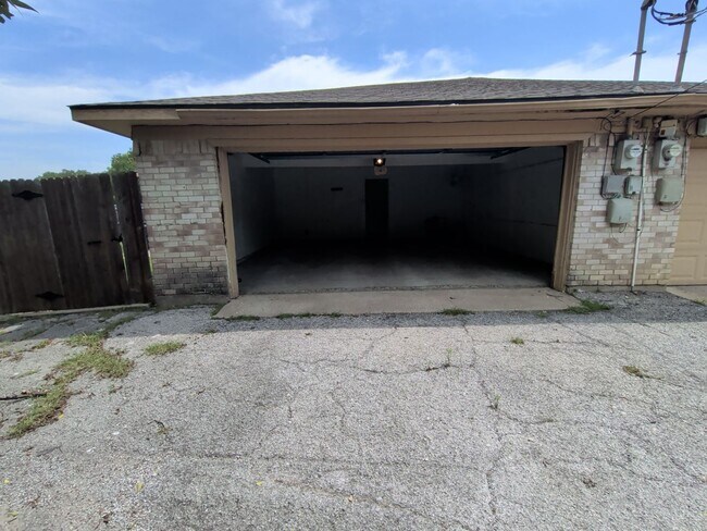 Building Photo - 4329 Segura Ct S