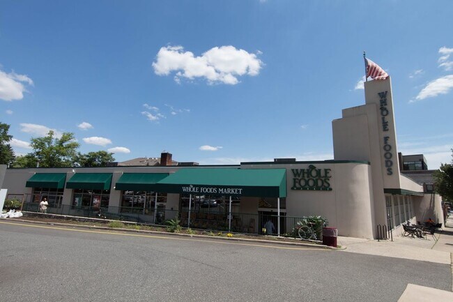Building Photo - The Regis Montclair