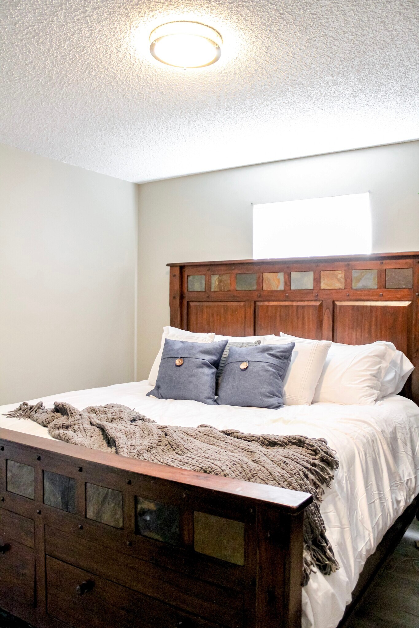 Building Photo - 1987 Palm Dr