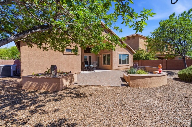 Building Photo - 39116 Quick Trot Dr