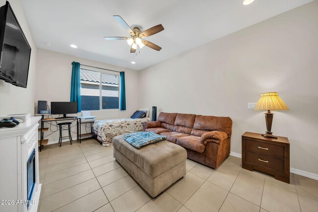 Building Photo - 17605 W Medlock Dr