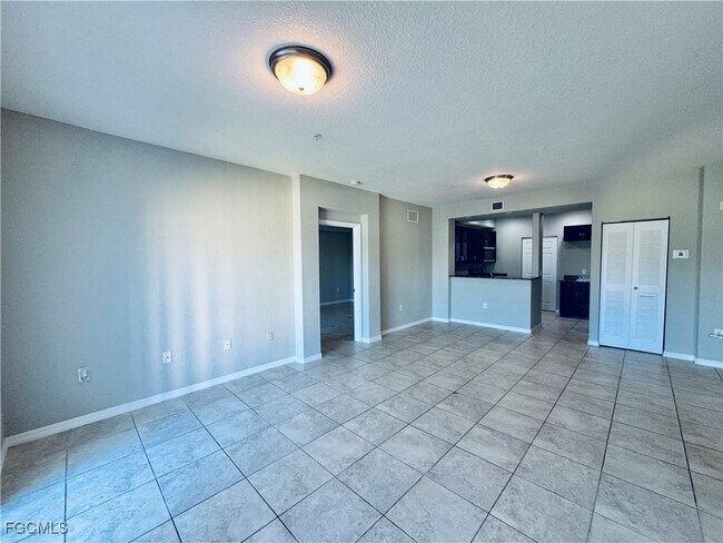Building Photo - 13180 Bella Casa Cir