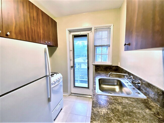 kitchen - 1200 SE 1st St