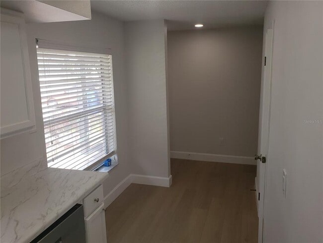 Building Photo - 14027 Village View Dr